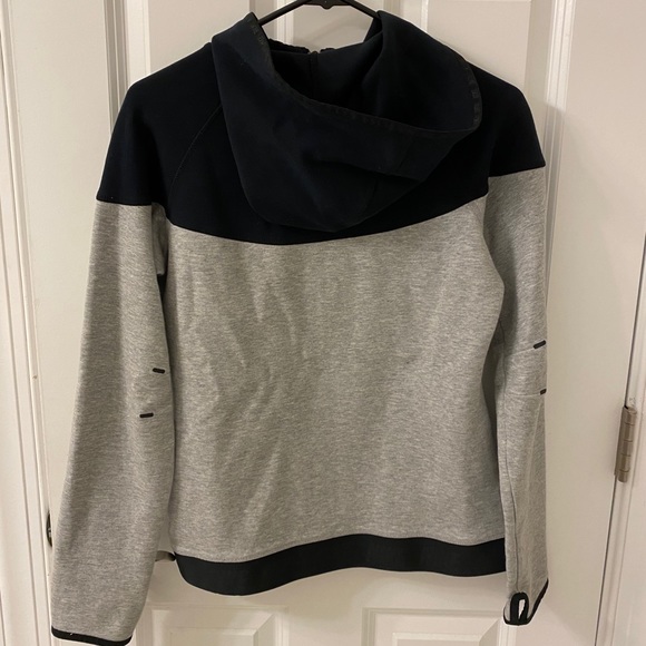 Nike zip up jacket - Picture 2 of 5